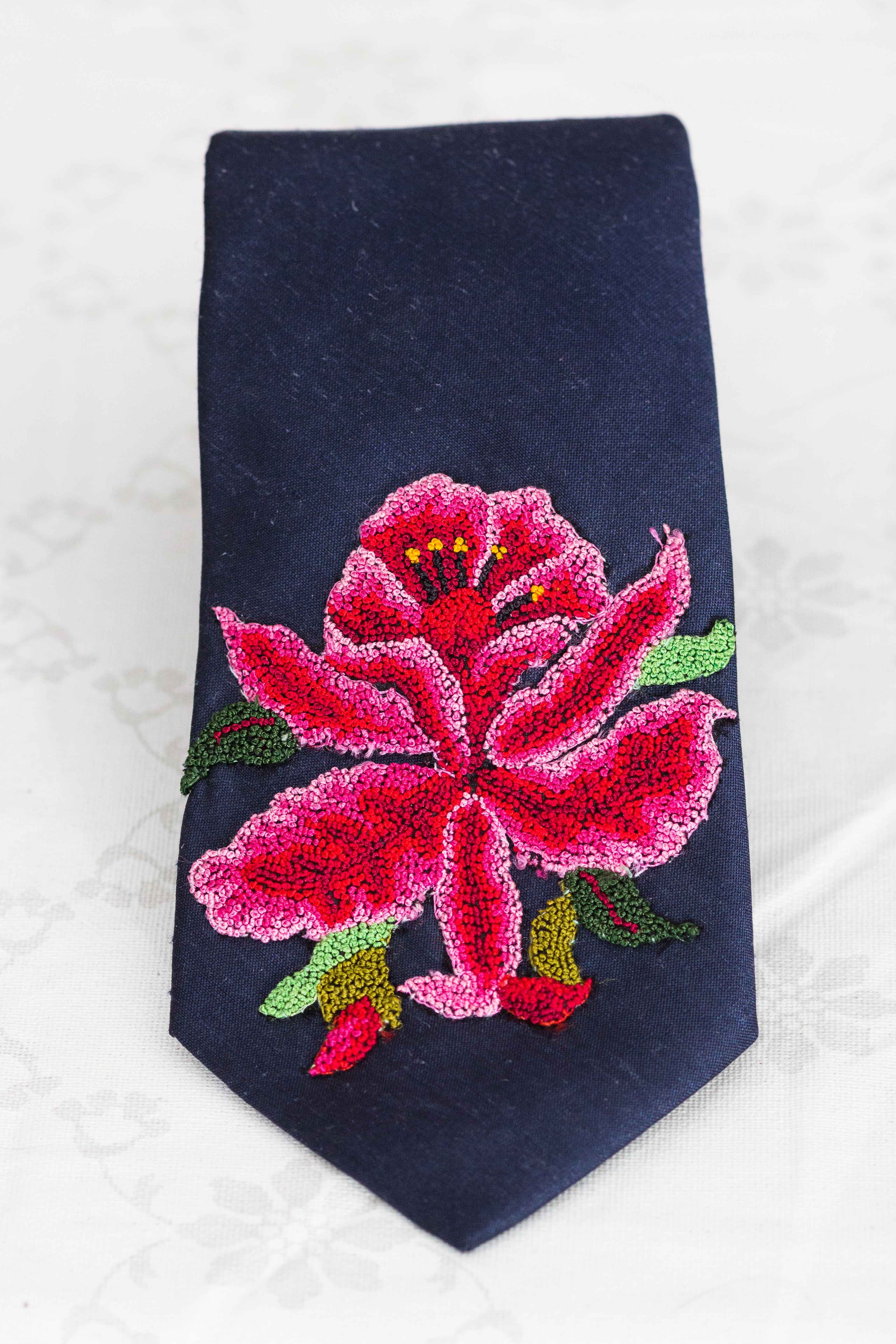  Enchanté Tie